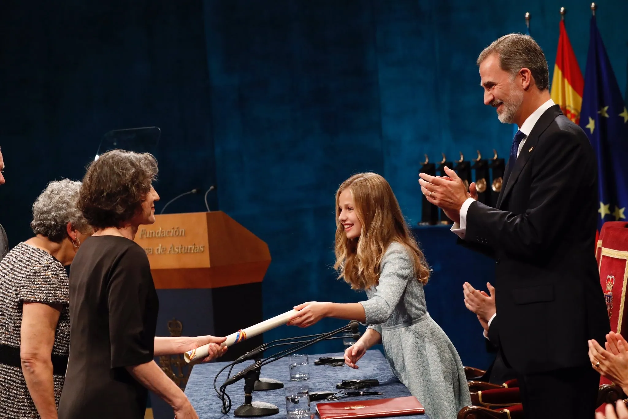 Leonor junto al Rey / TWITTER