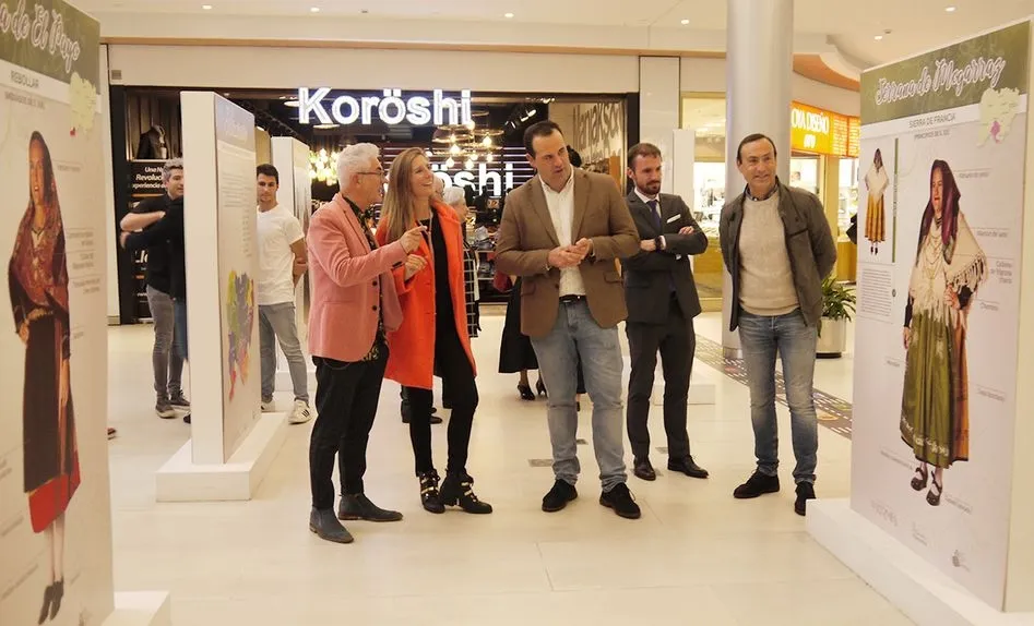 ‘Encuentros con la tradición’ reúne en El Tormes exposiciones de mantones, castañuelas y...