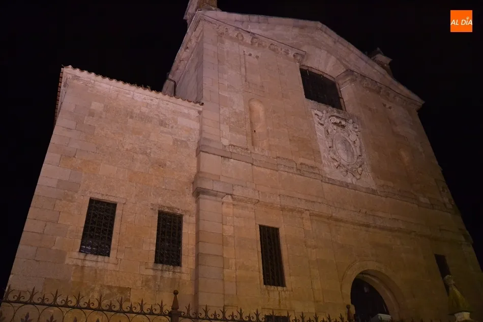 Foto 6 - La noche mirobrigense se engalana de rosa con motivo del D&iacute;a contra el C&aacute;ncer de Mama  