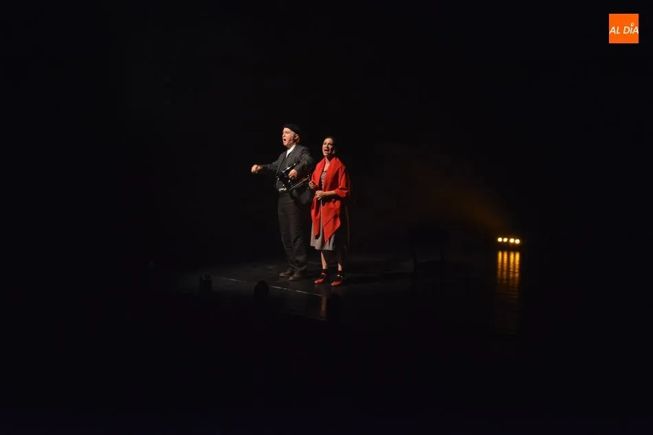 Foto 9 - La compa&ntilde;&iacute;a Teatro del Barrio presenta la obra &lsquo;Mundo obrero&rsquo; en el Juan del Enzina