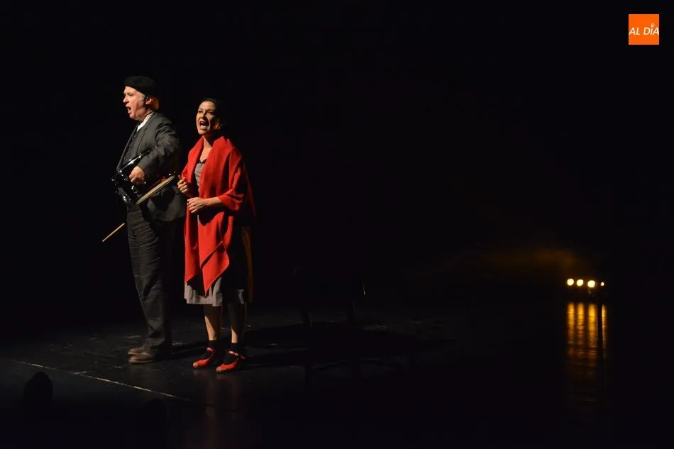Foto 7 - La compa&ntilde;&iacute;a Teatro del Barrio presenta la obra &lsquo;Mundo obrero&rsquo; en el Juan del Enzina