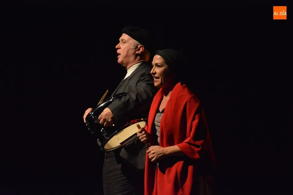 Foto 2 - La compa&ntilde;&iacute;a Teatro del Barrio presenta la obra &lsquo;Mundo obrero&rsquo; en el Juan del Enzina