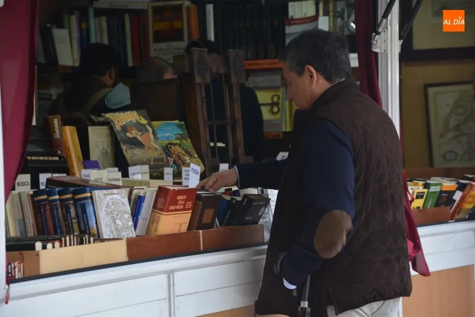 Jornada inaugural de la Feria del Libro Antiguo y de Ocasión. Foto: Lydia González