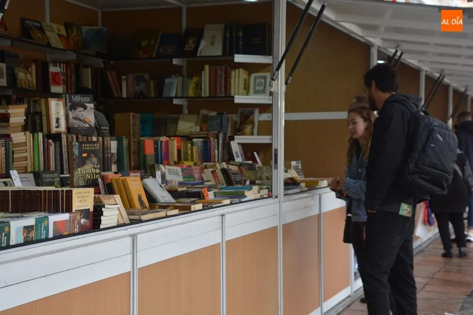Foto 10 - La Feria del Libro Antiguo y de Ocasi&oacute;n, una gran biblioteca en la Plaza Mayor&nbsp;