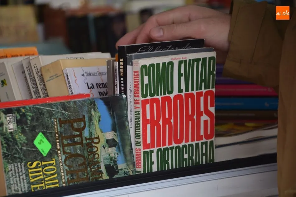 Foto 8 - La Feria del Libro Antiguo y de Ocasi&oacute;n, una gran biblioteca en la Plaza Mayor&nbsp;