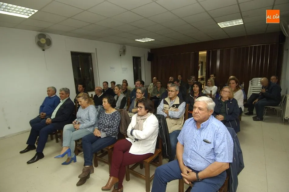 Foto 9 - Alcaldes y concejales socialistas, un&aacute;nimes a la reivindicaci&oacute;n de mejoras en comunicaciones  