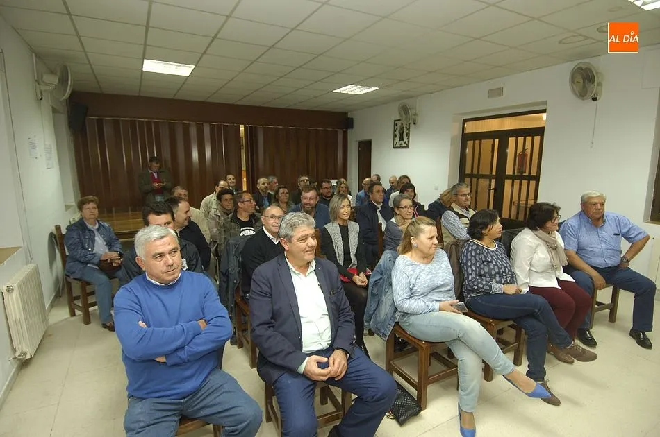 Foto 7 - Alcaldes y concejales socialistas, un&aacute;nimes a la reivindicaci&oacute;n de mejoras en comunicaciones  