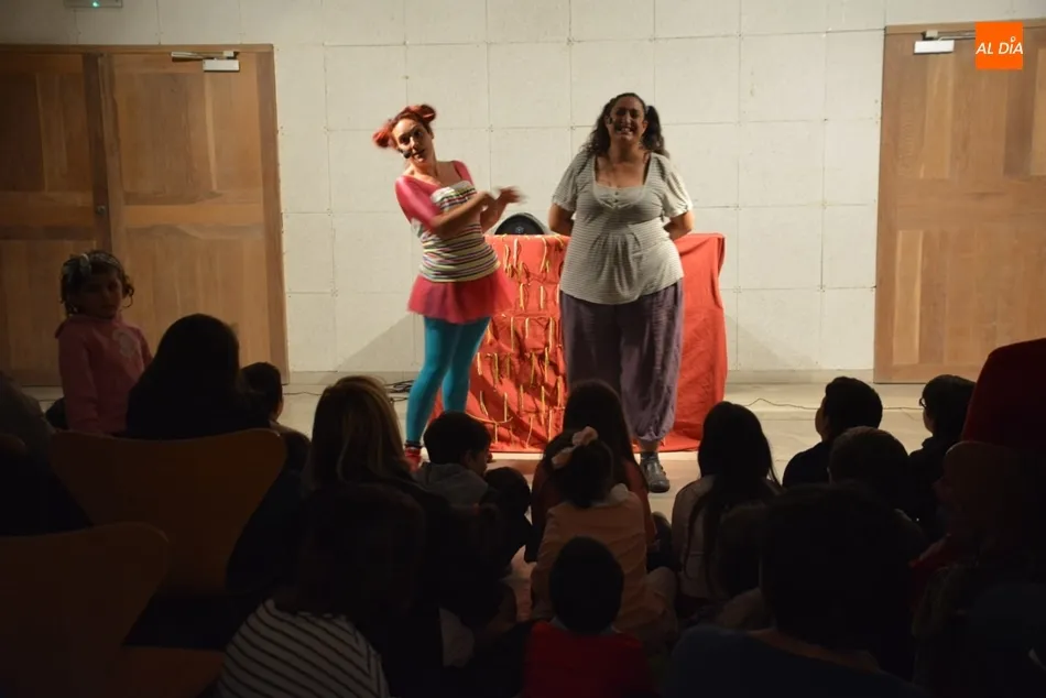 Foto 4 - &lsquo;&iquest;T&uacute; de qu&eacute; cuentos eres?&rsquo;, divertido espect&aacute;culo en la Casa de las Conchas