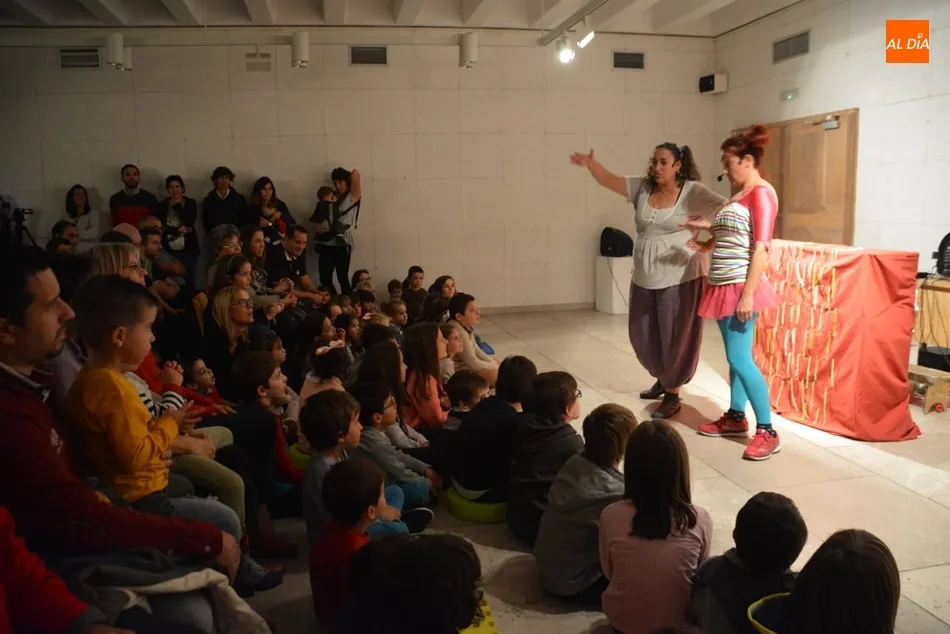 Actuación de la compañía Pie Izquierdo en la Casa de las Conchas