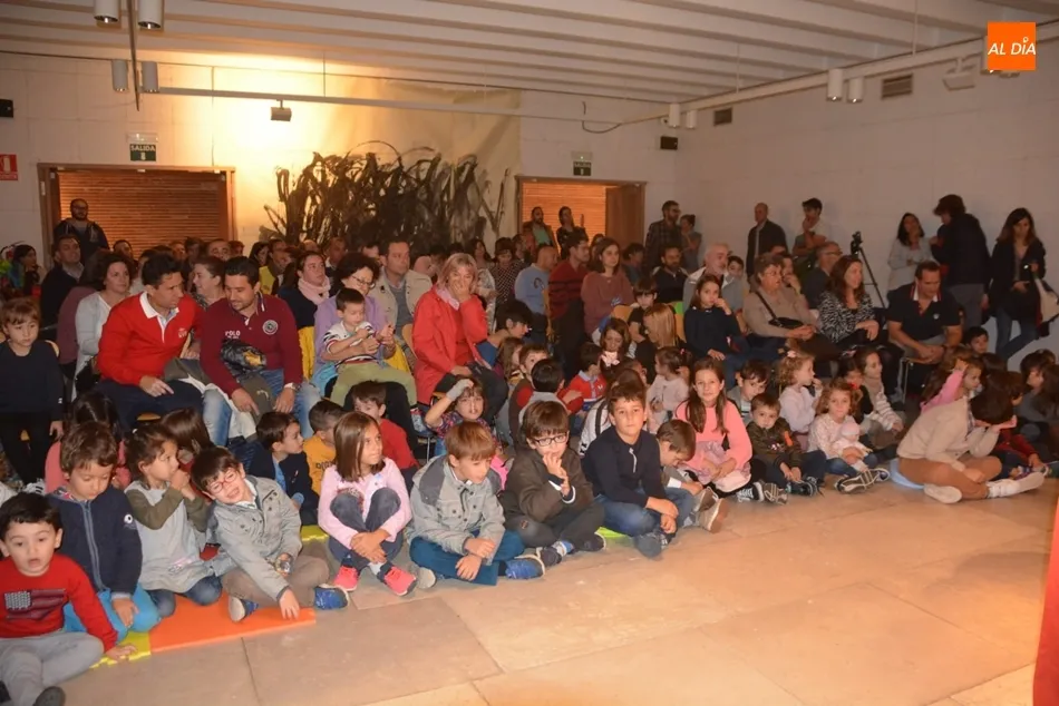 Foto 2 - &lsquo;&iquest;T&uacute; de qu&eacute; cuentos eres?&rsquo;, divertido espect&aacute;culo en la Casa de las Conchas
