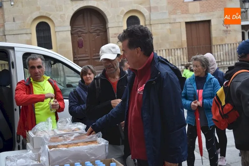 Foto 10 - Decenas de peregrinos llegan a Alba de Tormes en la quinta marcha de las II Jornadas de...