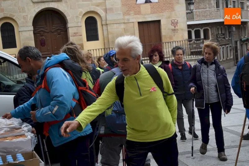 Foto 6 - Decenas de peregrinos llegan a Alba de Tormes en la quinta marcha de las II Jornadas de...