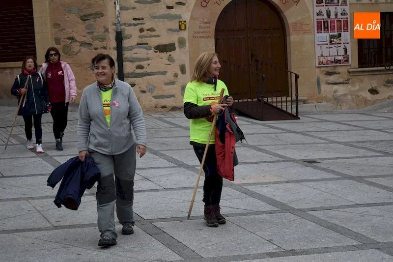 Foto 5 - Decenas de peregrinos llegan a Alba de Tormes en la quinta marcha de las II Jornadas de...