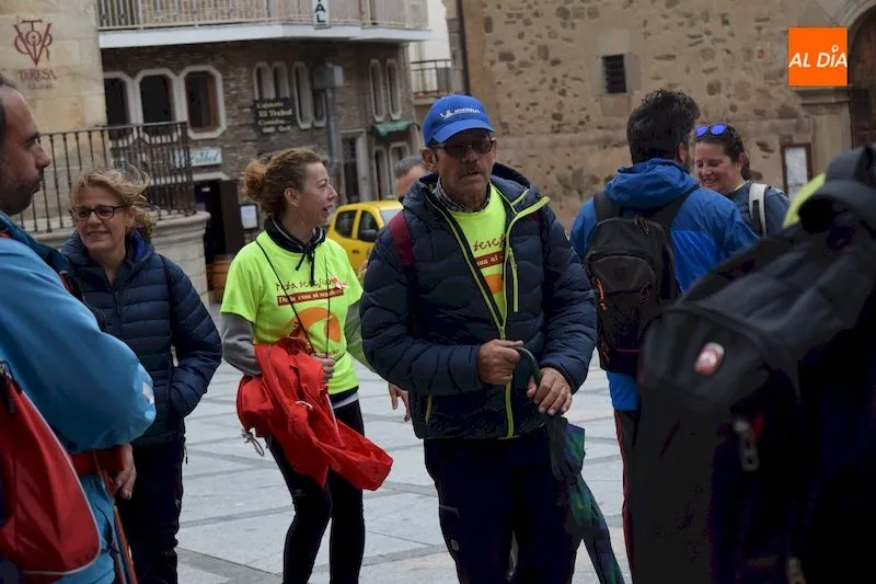 Foto 3 - Decenas de peregrinos llegan a Alba de Tormes en la quinta marcha de las II Jornadas de...