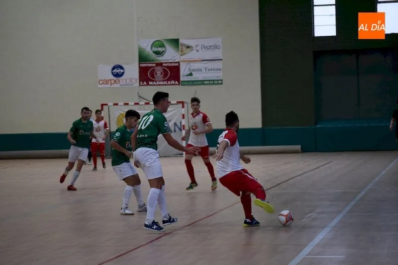 Foto 2 - El Piensos Dur&aacute;n Albense se da un fest&iacute;n de juego y goles ante el Pizarras Los 3 Cu&ntilde;ados (4-1)