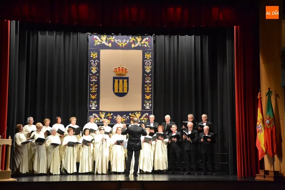 Foto 3 - La Coral D&aacute;maso Ledesma vuelve a entrelazar sus voces con Portugal  