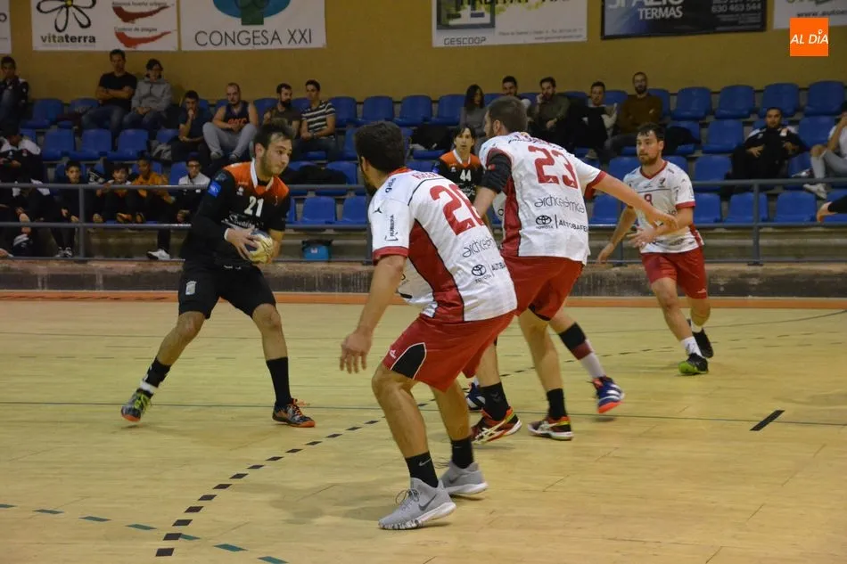Foto 7 - El BM Salamanca planta cara al l&iacute;der en el R&iacute;o Tormes (30-33)