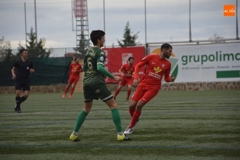 Foto 9 - El Santa Marta logra un meritorio empate frente al Atl&eacute;tico Astorga (0-0)