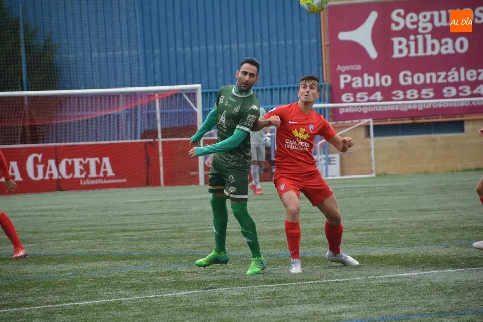 Foto 8 - El Santa Marta logra un meritorio empate frente al Atl&eacute;tico Astorga (0-0)