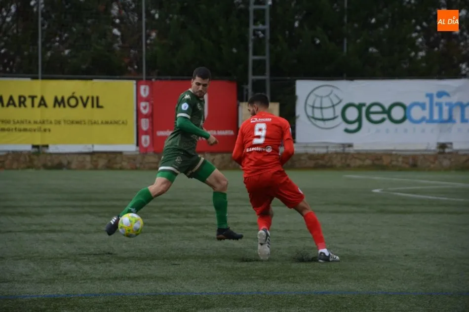 Foto 7 - El Santa Marta logra un meritorio empate frente al Atl&eacute;tico Astorga (0-0)