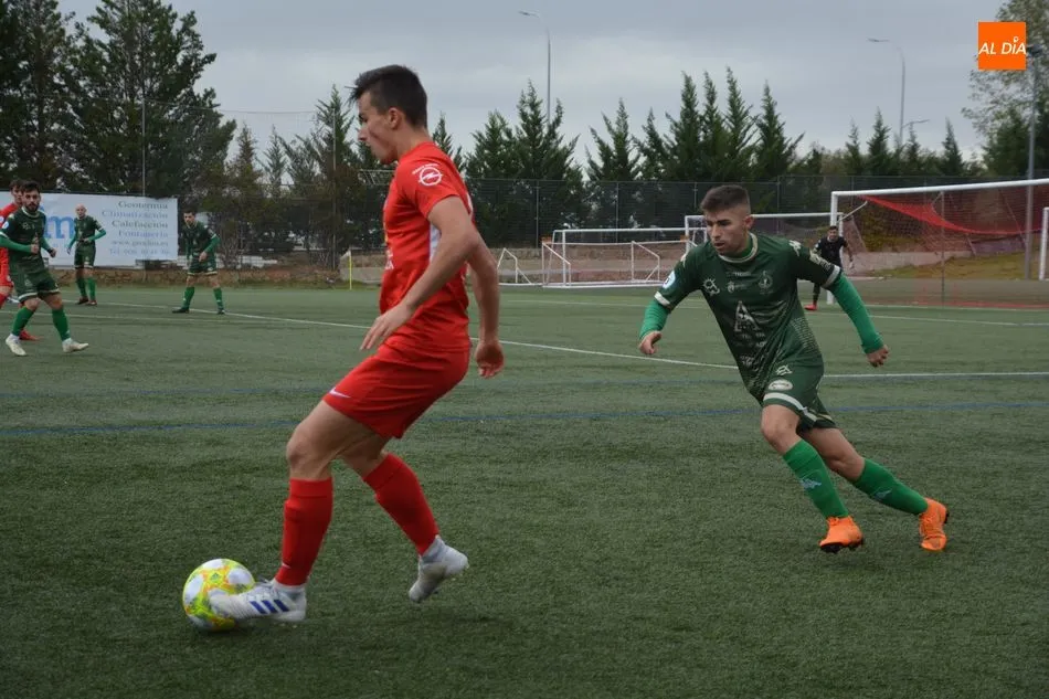 Foto 5 - El Santa Marta logra un meritorio empate frente al Atl&eacute;tico Astorga (0-0)