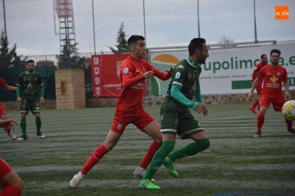 Foto 2 - El Santa Marta logra un meritorio empate frente al Atl&eacute;tico Astorga (0-0)