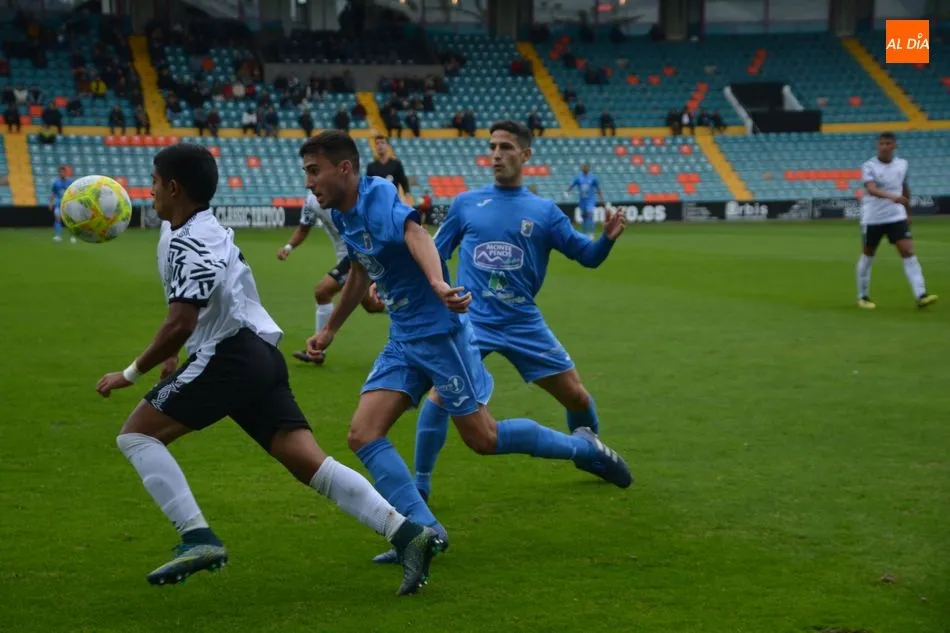 Foto 9 - El Salamanca UDS &lsquo;B&rsquo; no falla y supera al Almaz&aacute;n (3-2)
