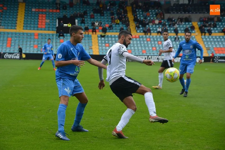 Foto 4 - El Salamanca UDS &lsquo;B&rsquo; no falla y supera al Almaz&aacute;n (3-2)