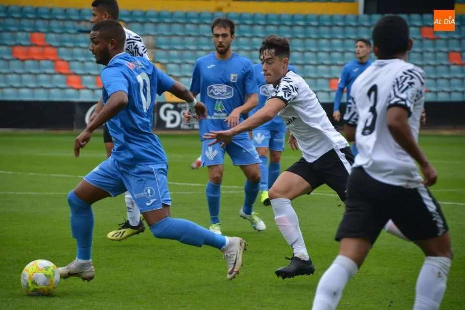 Foto 2 - El Salamanca UDS &lsquo;B&rsquo; no falla y supera al Almaz&aacute;n (3-2)
