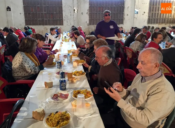 Foto 4 - La Comida de Hermandad de la cofrad&iacute;a Jes&uacute;s Nazareno re&uacute;ne en su estreno a 200 personas