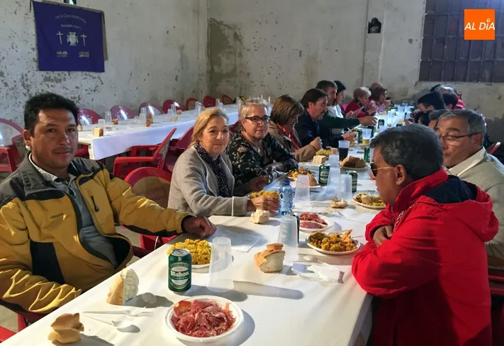 Foto 3 - La Comida de Hermandad de la cofrad&iacute;a Jes&uacute;s Nazareno re&uacute;ne en su estreno a 200 personas