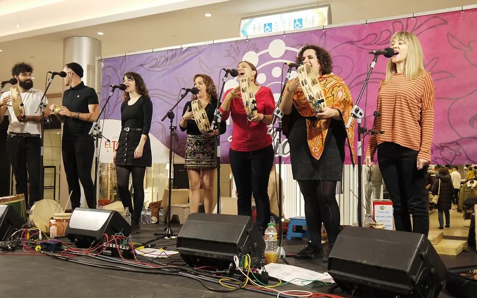 Actuación de Ringorrango en el Centro Comercial El Tormes