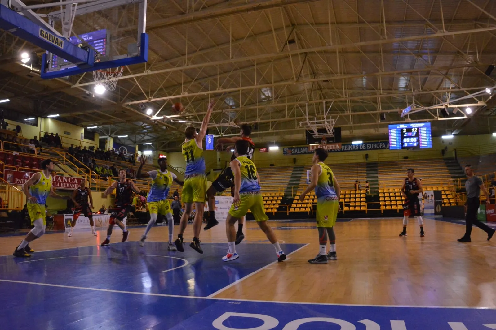 Foto 5 - El &Oacute;bila puede con un CB Tormes&nbsp;romo en la pintura (54-81)  