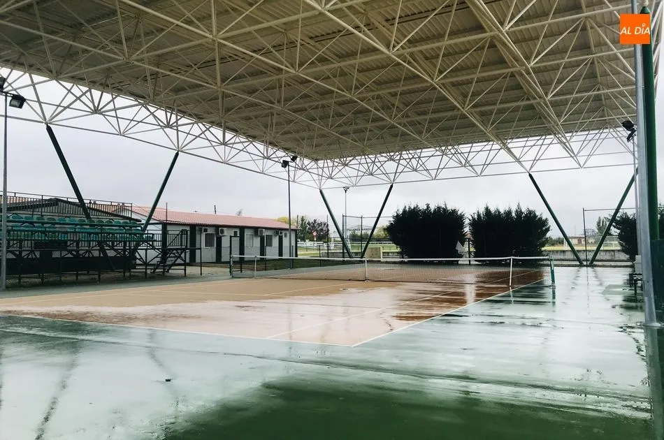 Estado de la pista de tenis durante la mañana del 20 de octubre