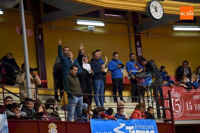 Foto 3 - Alba de Tormes disfruta de su &uacute;ltimo encierro de fiestas bajo la lluvia