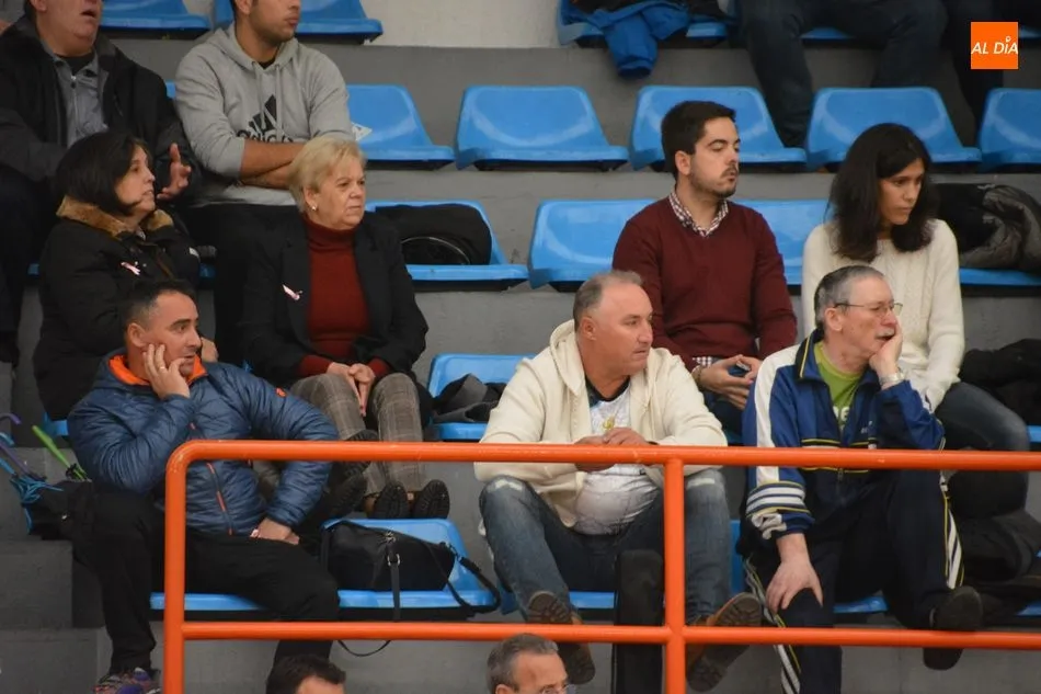 Foto 11 - El Salamanca FS Unionistas se queda sin la victoria tras un doble penalti en el &uacute;ltimo minuto (3-3)