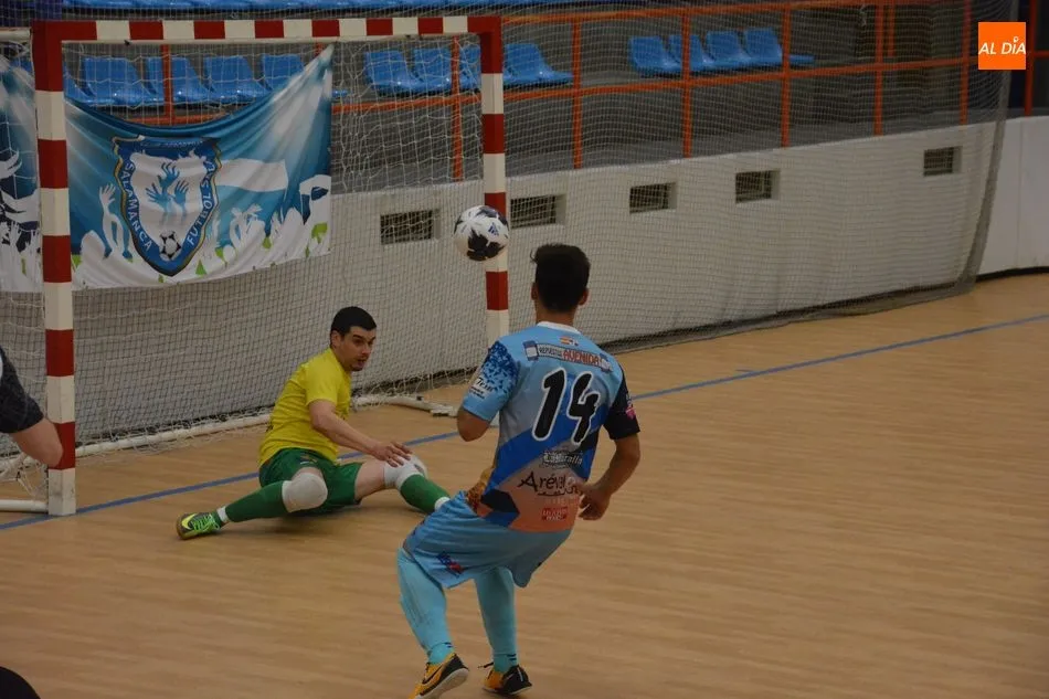 Foto 9 - El Salamanca FS Unionistas se queda sin la victoria tras un doble penalti en el &uacute;ltimo minuto (3-3)