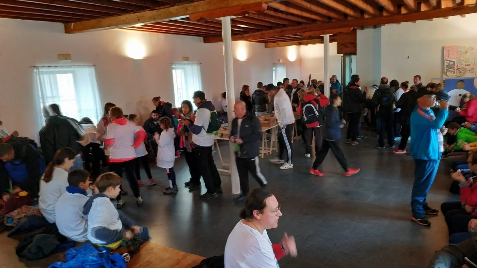 Foto 5 - La marcha solidaria de Villar de Gallimazo desaf&iacute;a al domingo invernal y se consolida a beneficio...