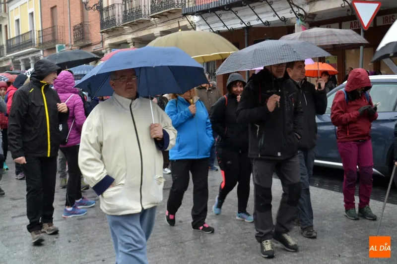 Foto 10 - Ni el fr&iacute;o ni la lluvia pueden con el paso firme de la XII marcha solidaria de Acopedis