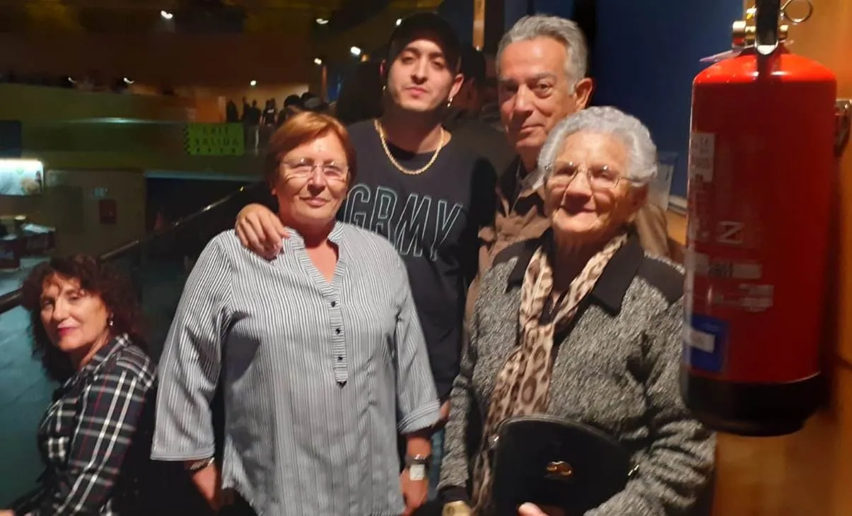 Foto 2 - Felicidad Calvo disfruta a sus 94 a&ntilde;os del concierto de los raperos Natos y Waor en Salamanca  