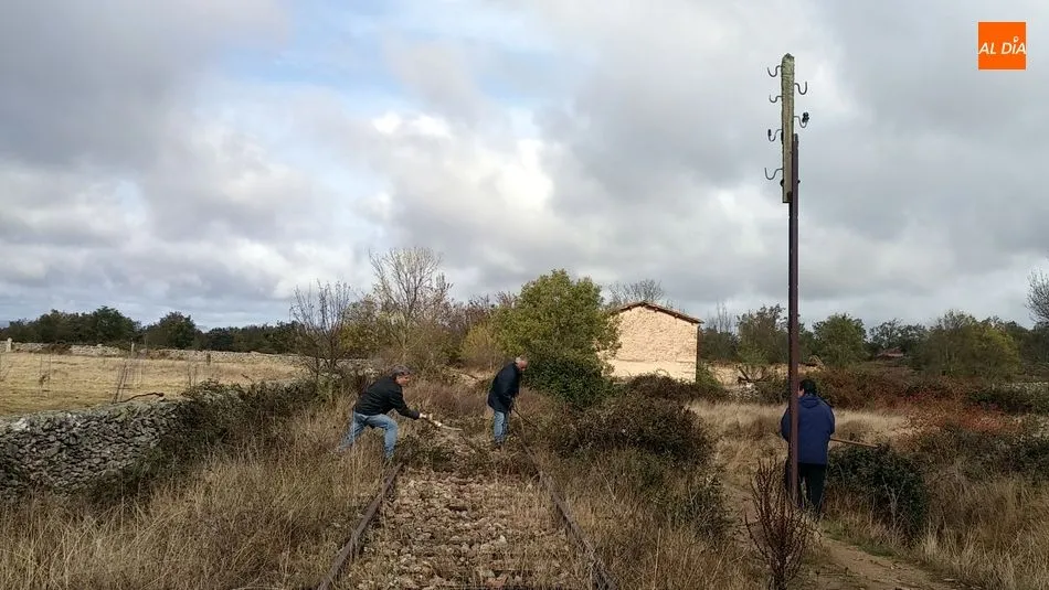 Foto 5 - Tod@v&iacute;a vuelve a la acci&oacute;n con una reivindicativa facendera en Lumbrales