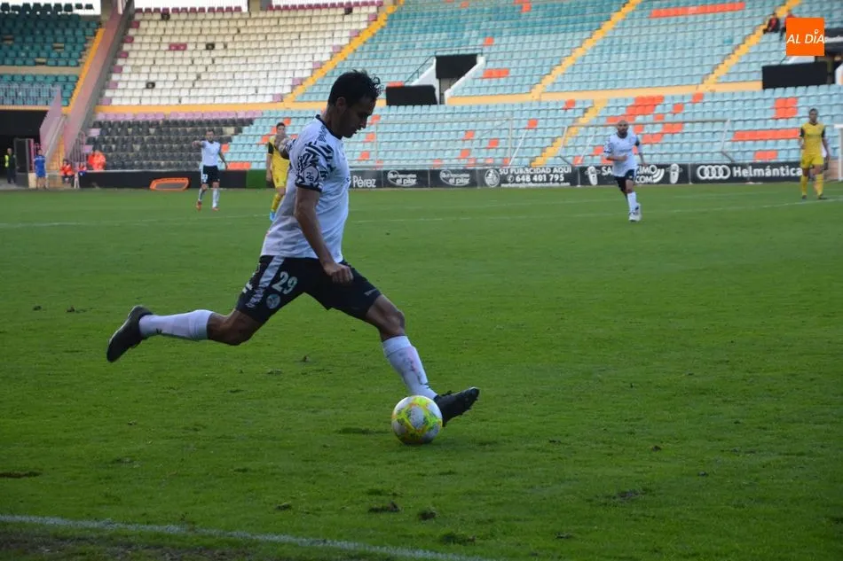 Foto 11 - Al Salamanca UDS se le acaba la flor y resucita a un Izarra muerto (1-1)