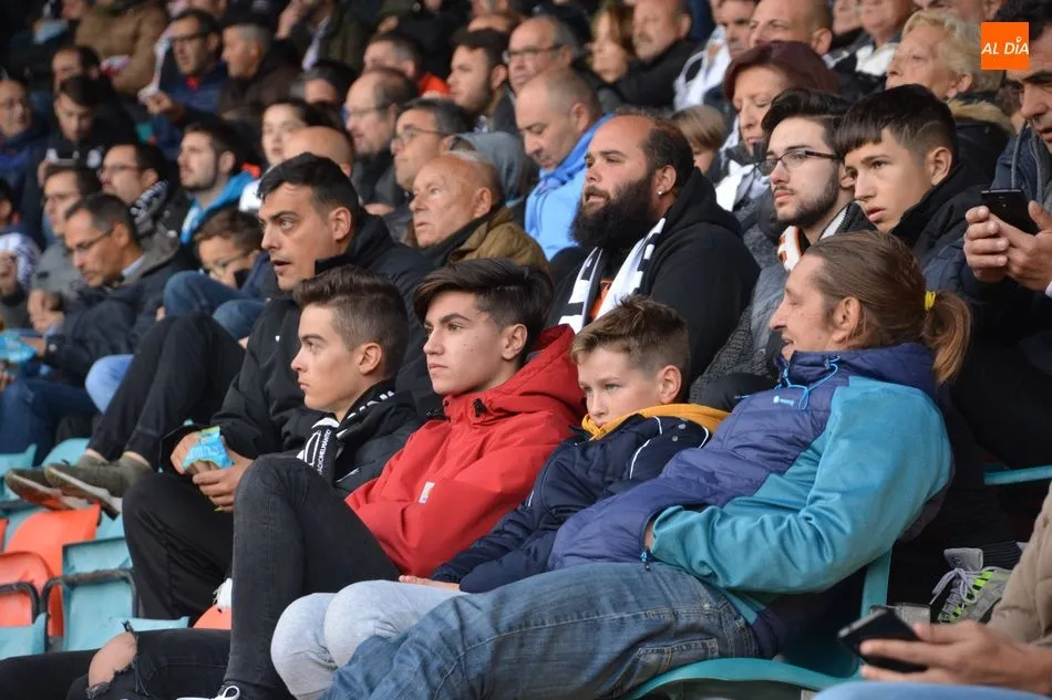 Foto 4 - El Helm&aacute;ntico no puede disfrutar de un nuevo triunfo del Salamanca UDS