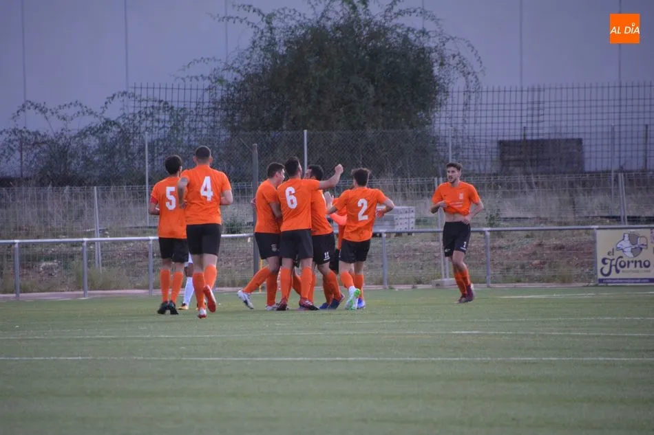 Foto 6 - El Ciudad Rodrigo gana con suspense al Ribert en el derbi (0-3)