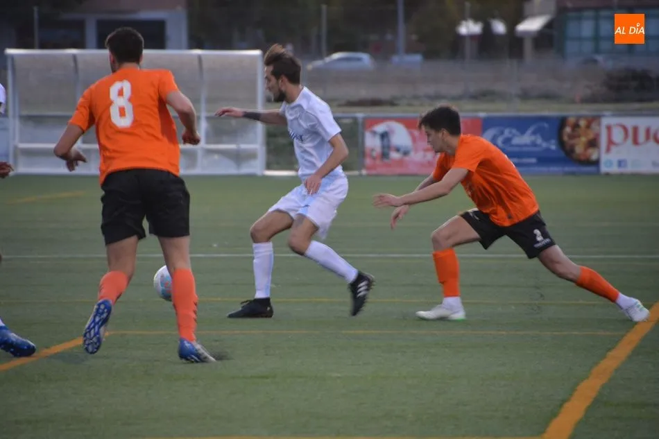 Foto 4 - El Ciudad Rodrigo gana con suspense al Ribert en el derbi (0-3)