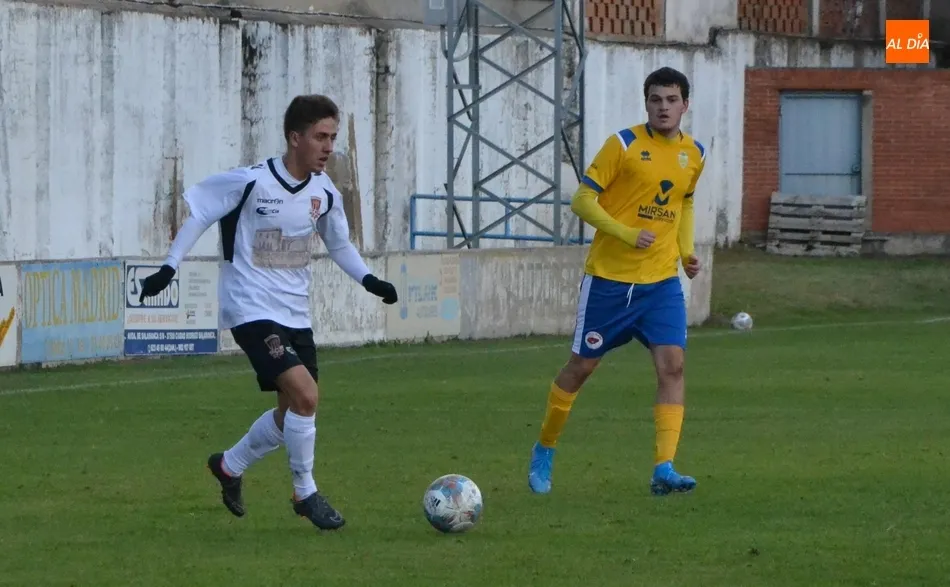 Foto 7 - Dura tarde de debut para el nuevo filial Senior del Ciudad Rodrigo  