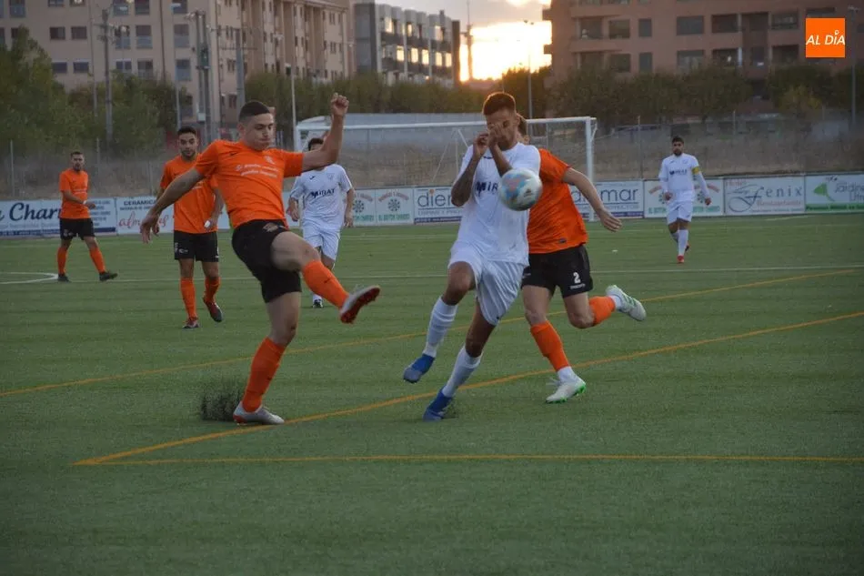 En el Ribert militan Wiki e Iñaki, exjugadores del Ciudad Rodrigo CF | Fotos Lydia González