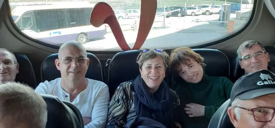 Foto 4 - Una treintena de mirobrigenses pasa unos d&iacute;as de excursi&oacute;n por tierras gallegas  