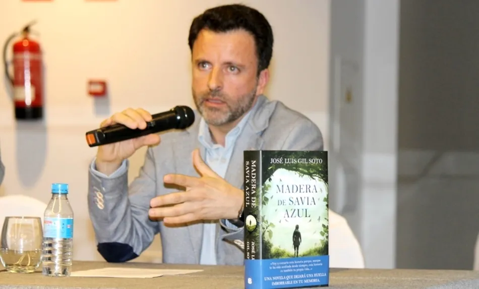 José Luis Gil Soto en una presentación anterior de este libro. Foto de joseluisgilsoto.es