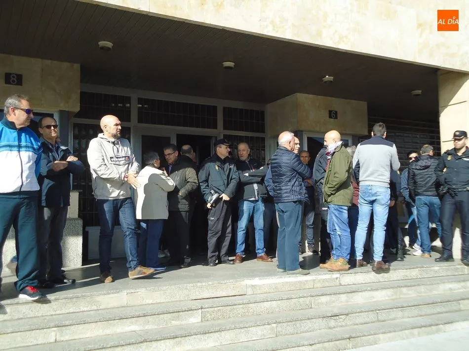 Foto 6 - La Polic&iacute;a Nacional de Salamanca se concentra en apoyo a los agentes desplazados a Catalu&ntilde;a